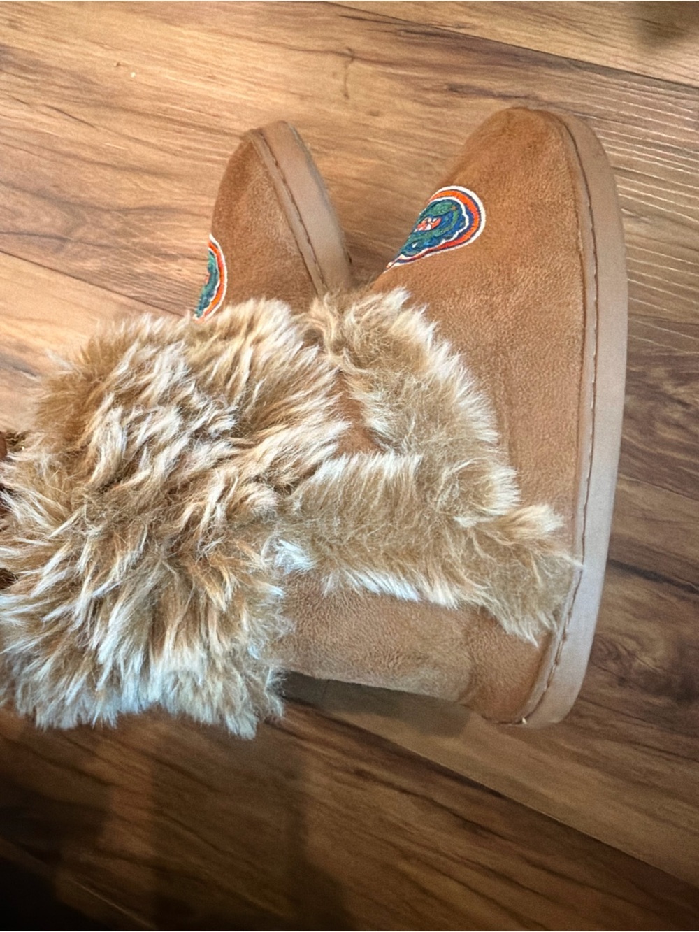 Kids Brown Fur-Trim Boot Slippers with Team Logo
size 5 and 6 - Picture 2 of 7